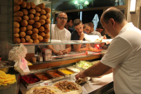 مادة إعلامية : مطعم الحاج كحيل ملك الشوارما يتربع على عرش الملوك 30 عاما